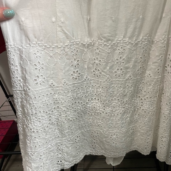 White tea length NWT Gap Lacey button down dress - Picture 4 of 5